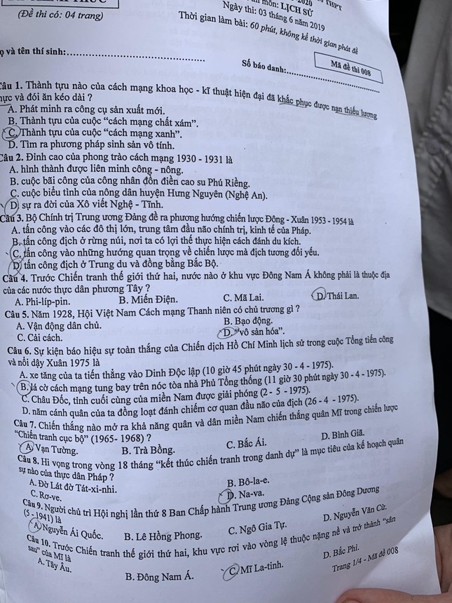 Thi vào 10 ở Hà Nội: Cập nhật đề thi, gợi ý giải bài ngoại ngữ, lịch sử ảnh 1