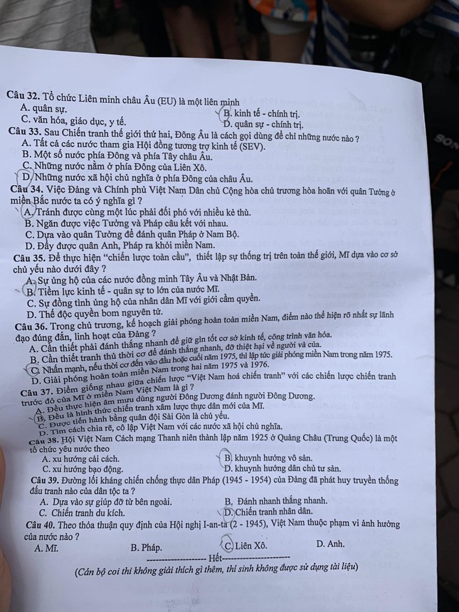 Thi vào 10 ở Hà Nội: Cập nhật đề thi, gợi ý giải bài ngoại ngữ, lịch sử ảnh 4