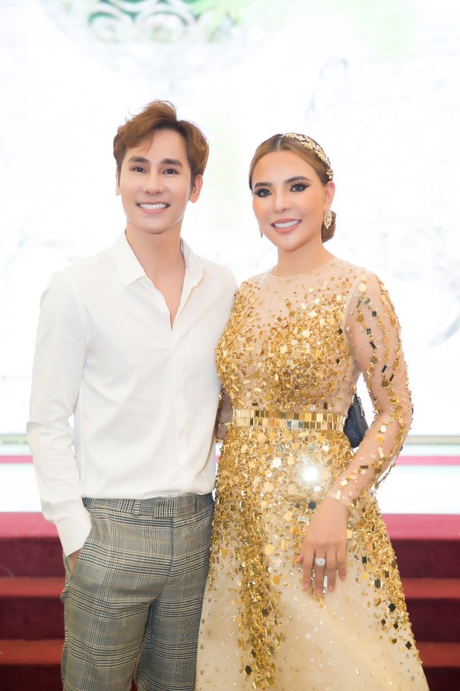 NTK Mai Phương Trang đẹp tựa nữ thần tại sự kiện họp báo cuộc thi Hoa hậu Doanh nhân Tài sắc Thế giới 2020 ảnh 2