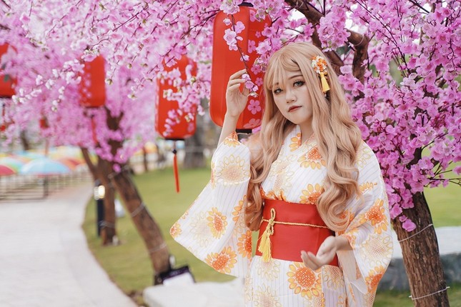 Màn diễu hành Cosplay siêu hoành tráng tại lễ hội hoa xuân xuyên tết ở Vinhomes ảnh 2