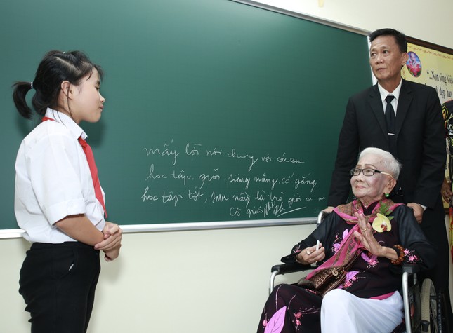 Khánh thành ngôi trường đầu tiên theo chuẩn quốc gia tại Long Khánh, Đồng Tháp ảnh 1
