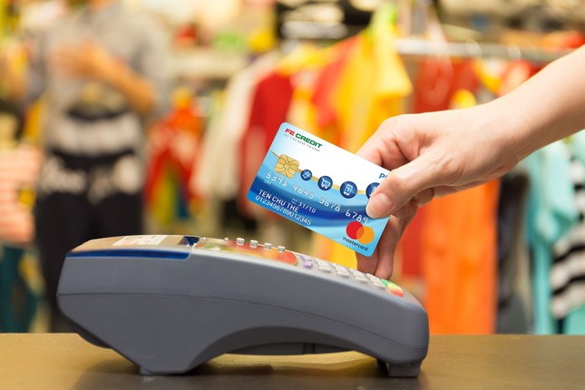 Nhóm thẻ tín dụng tăng, FE Credit hỗ trợ tích cực nhu cầu mua sắm của khách hàng ảnh 1