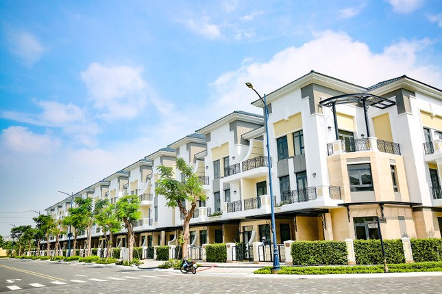 Trao giải Top 50 DN tăng trưởng xuất sắc, Top 10 chủ đầu tư bất động sản uy tín Việt Nam ảnh 3