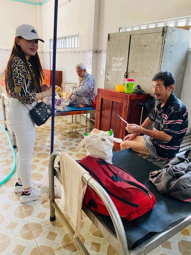 Tiệm Vàng Hoàng Phát giúp đỡ bà con có hoàn cảnh khó khăn, gia tâm từ tấm lòng yêu thương ảnh 3