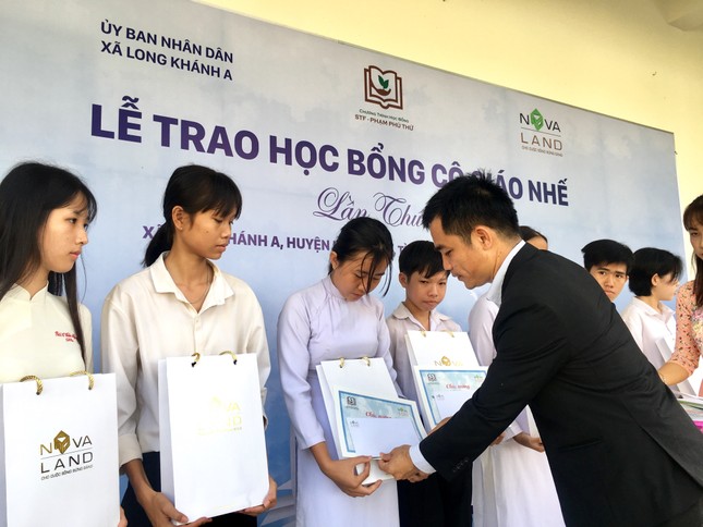 Học bổng cô giáo Nhế: Những điều tốt đẹp luôn còn mãi ảnh 2