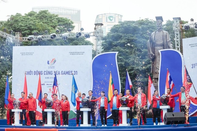 Donexpro đồng hành cùng chương trình lễ khởi động Sea Games 31 ảnh 1
