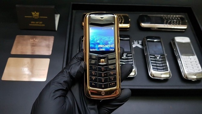 Vertu và hành trình 22 năm thăng trầm của đế chế điện thoại đắt đỏ nhất hành tinh ảnh 3