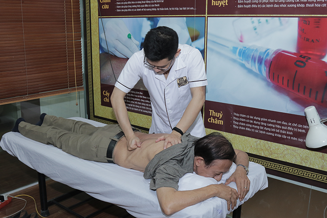 Nghệ sĩ Văn Báu chữa thành công thoát vị đĩa đệm thắt lưng tại Đỗ Minh Đường ảnh 4