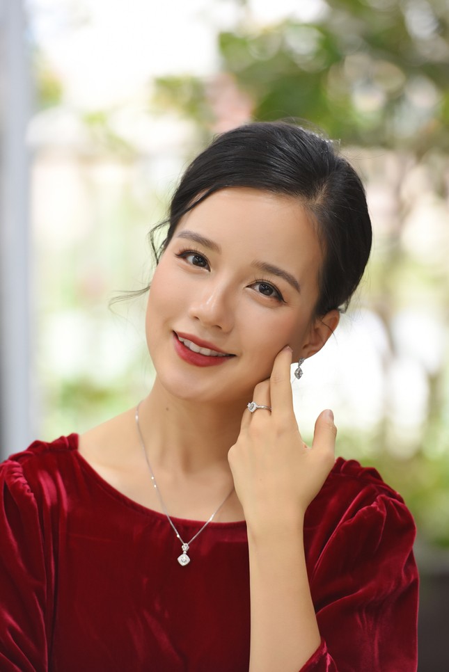 Với trang sức kim cương 8 Hearts & 8 Arrows, ai cũng có thể tỏa sáng ảnh 3