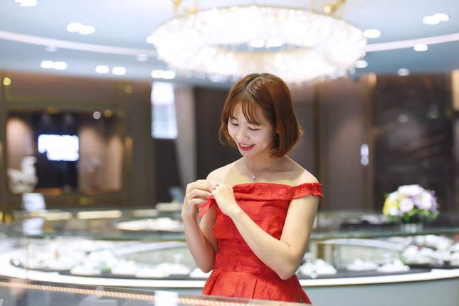 Với trang sức kim cương 8 Hearts & 8 Arrows, ai cũng có thể tỏa sáng ảnh 7