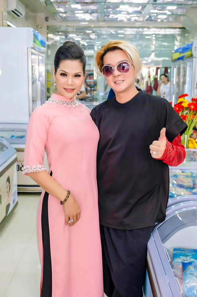Madame Hoàng và tình thương yêu với nền siêu thị nhà hàng dân tộc bản địa của Việt Kiều Pháp hình ảnh 5
