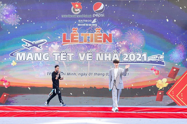Wowy, Karik, Lăng LD - Ba đại sứ cùng dàn sao “mang Tết về nhà” xuân này! ảnh 5
