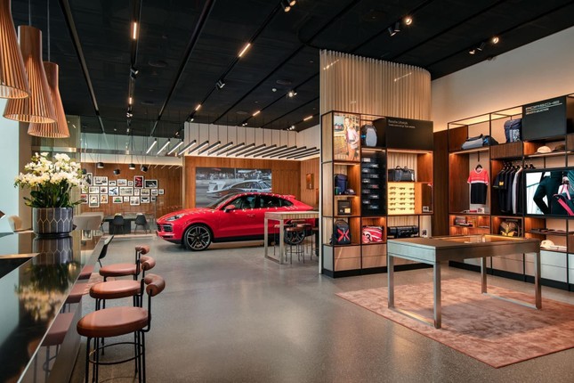 Porsche Studio đầu tiên tại Hà Nội ảnh 1