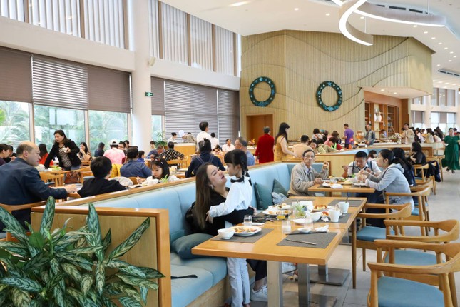 Nhộn nhịp đón hè 2021, “khẩu vị” du lịch của người Việt thay đổi như thế nào? ảnh 1