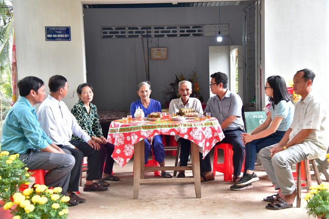 Tết về ấm áp trong những căn nhà 'đại đoàn kết' ảnh 3