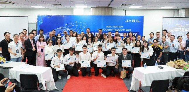 Công ty TNHH Jabil Việt Nam trao 20 suất học bổng tại TP.HCM ảnh 3