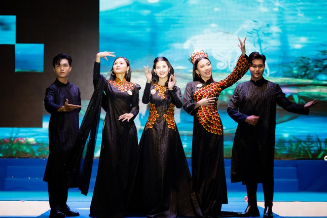 Từ 'ngày đầu mộc mạc', Nguyễn Thị Tuyết Nhung chính thức trở thành tân Hoa khôi Miss HUTECH 2023 ảnh 3