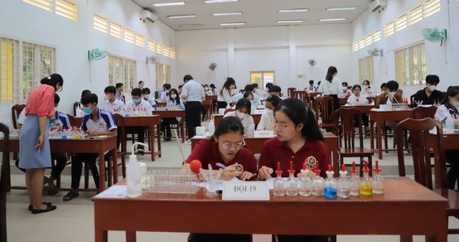 Gần 200 học sinh ĐBSCL thi Olympic Hóa học tại Trường ĐH Trà Vinh ảnh 3