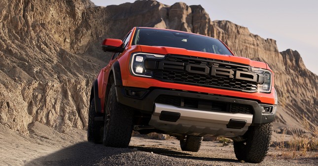 Đánh giá Ford Ranger Raptor 2023 mới về Việt Nam ảnh 3