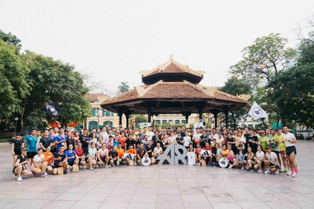 Cộng đồng chạy bộ adidas Runners Hanoi chính thức ra mắt ảnh 1