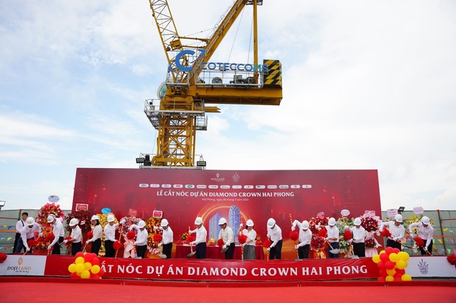 DojiLand chính thức cất nóc dự án Diamond Crown Hai Phong ảnh 1