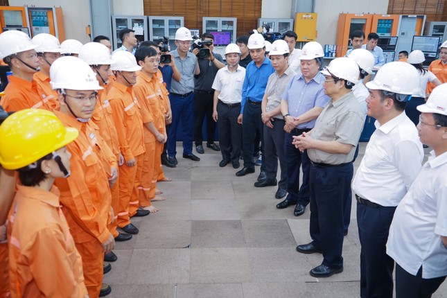 Thủ tướng Phạm Minh Chính thăm Nhà máy Nhiệt điện Quảng Ninh ảnh 4