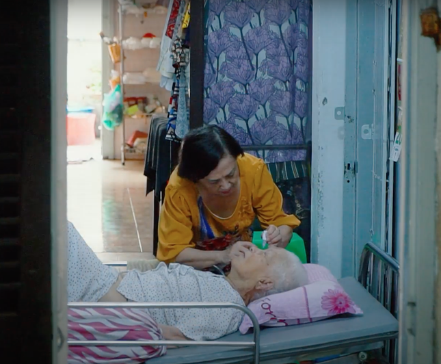 Người phụ nữ chọn kinh doanh xổ số tự chọn: Vừa được giao tiếp với khách hàng, vừa chăm mẹ già ảnh 1