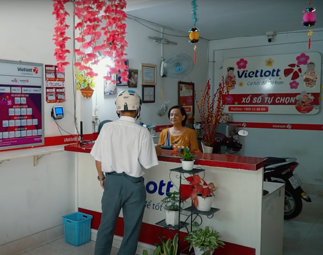Người phụ nữ chọn kinh doanh xổ số tự chọn: Vừa được giao tiếp với khách hàng, vừa chăm mẹ già ảnh 2