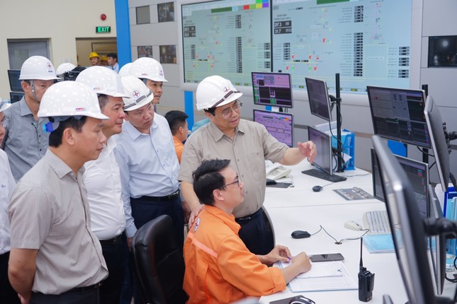 Thủ tướng Phạm Minh Chính thăm Nhà máy Nhiệt điện Quảng Ninh ảnh 5