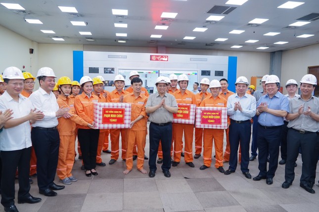 Thủ tướng Phạm Minh Chính thăm Nhà máy Nhiệt điện Quảng Ninh ảnh 3