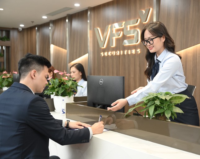 Chứng khoán Nhất Việt (VFS) thay đổi nhận diện: 15 năm vút tầm thương hiệu ảnh 3