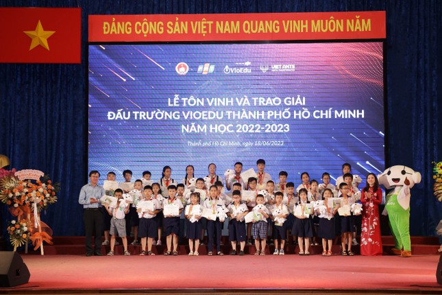 Tôn vinh, trao giải Đấu trường VioEdu TP.Hồ Chí Minh mùa 3 ảnh 3