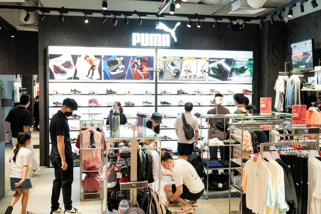 Sắm hè hứng khởi cùng loạt ưu đãi “deal chồng deal” hấp dẫn chỉ có tại Vincom Red Sale 2023 ảnh 2