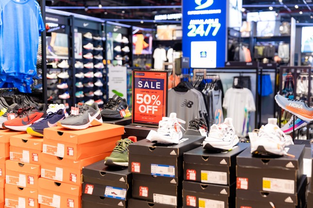 Sắm hè hứng khởi cùng loạt ưu đãi “deal chồng deal” hấp dẫn chỉ có tại Vincom Red Sale 2023 ảnh 8