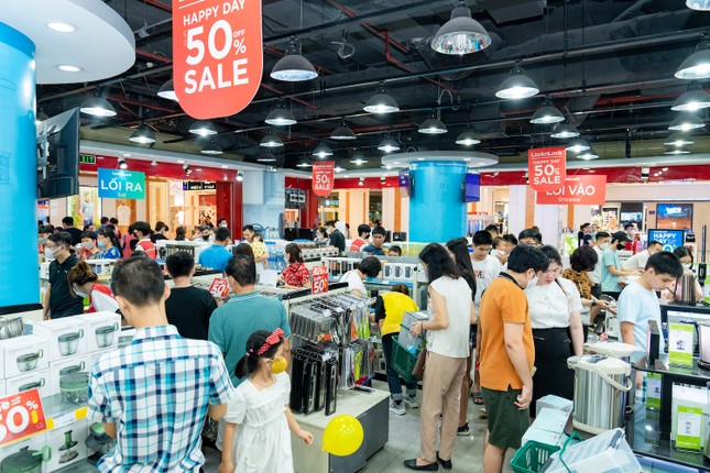Sắm hè hứng khởi cùng loạt ưu đãi “deal chồng deal” hấp dẫn chỉ có tại Vincom Red Sale 2023 ảnh 9
