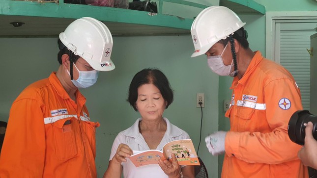 Quyết liệt tiết kiệm điện tại TPHCM ảnh 1