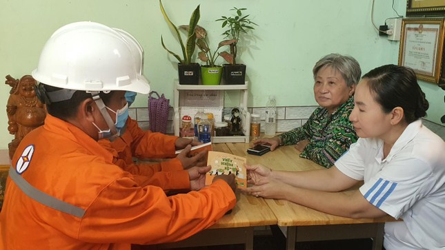Quyết liệt tiết kiệm điện tại TPHCM ảnh 2