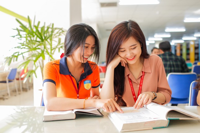 Chương trình Việt - Hàn HUTECH: Rộng mở cơ hội làm việc trong doanh nghiệp Hàn Quốc ảnh 1