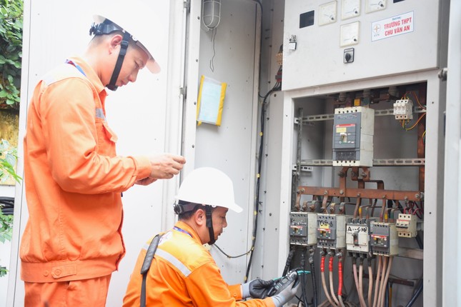EVNHANOI đảm bảo điện an toàn và ổn định tại các điểm thi tốt nghiệp THPT ảnh 3