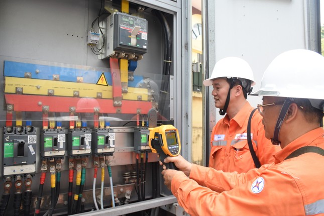 EVNHANOI đảm bảo điện an toàn và ổn định tại các điểm thi tốt nghiệp THPT ảnh 1