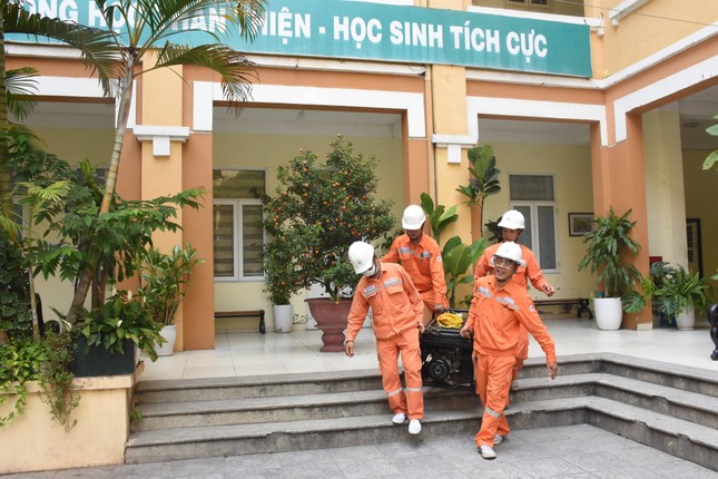 EVNHANOI đảm bảo điện an toàn và ổn định tại các điểm thi tốt nghiệp THPT ảnh 2