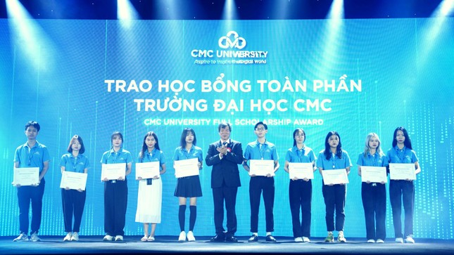 Trường Đại học CMC cấp học bổng toàn phần cho thí sinh có chứng chỉ IELTS ảnh 1