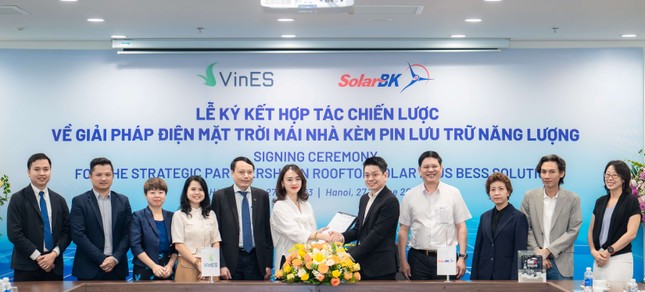 VinES và SolarBK hợp tác thúc đẩy sử dụng giải pháp điện mặt trời mái nhà ảnh 1