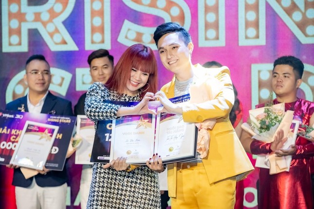 Lưu Thiên Hương: Giọng ca banker nhà xanh lá chuyên nghiệp như nghệ sĩ thực thụ ảnh 10