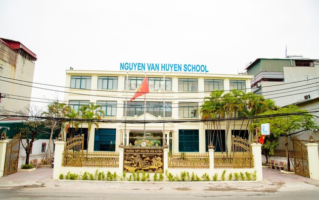 Hà Nội: Trường THPT Nguyễn Văn Huyên thông báo tuyển sinh lớp 10 đợt 2 ảnh 1