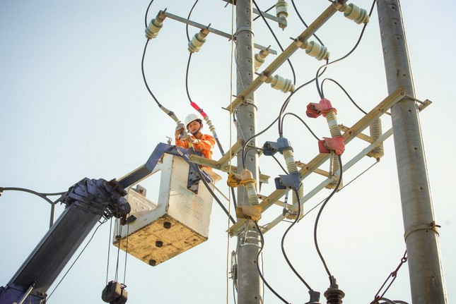 EVNCPC nỗ lực đáp ứng đầy đủ điện năng cho khu vực miền Trung - Tây Nguyên ảnh 2