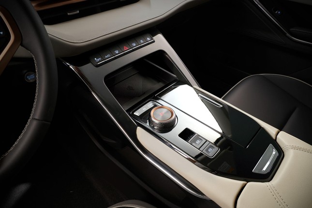 Bắt gặp mẫu SUV lạ trên đường phố Hà Nội ảnh 3
