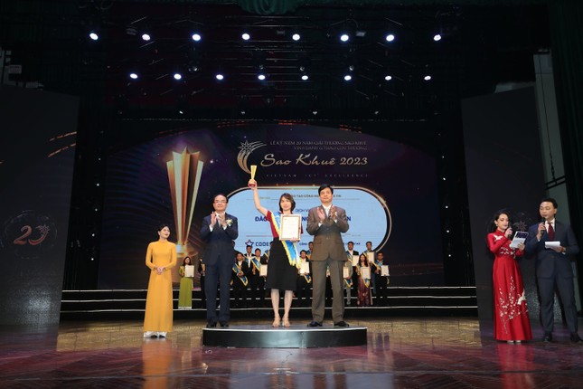 CodeStar Academy được vinh danh tại giải thưởng Sao Khuê 2023 ảnh 1