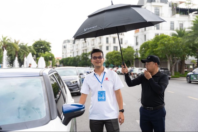 VF 6, VF 7 gây ấn tượng mạnh với người dân Hải Phòng tại triển lãm 'VinFast - Vì tương lai xanh' ảnh 7