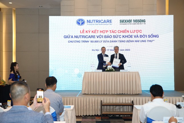 Nutricare tặng sữa đến trẻ em ung thư, hợp tác nghiên cứu phát triển dinh dưỡng y học ảnh 2